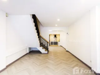 For sale 4 bedrooms townhouse in Wang Thonglang, Bangkok
