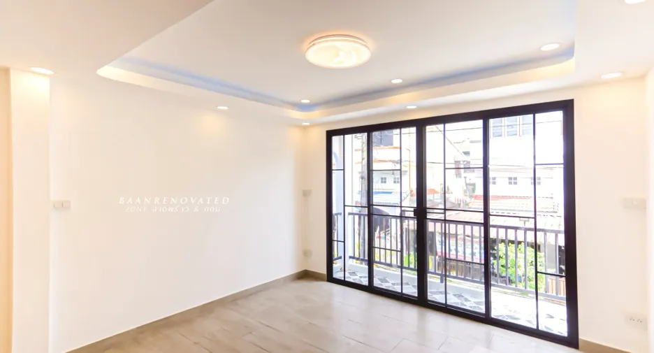 For sale 2 bedrooms townhouse in Lat Phrao, Bangkok