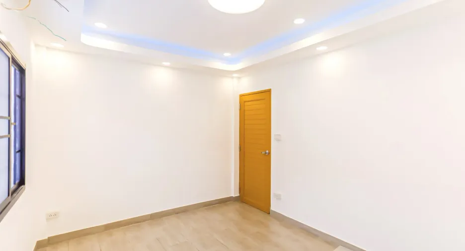 For sale 2 bedrooms townhouse in Lat Phrao, Bangkok
