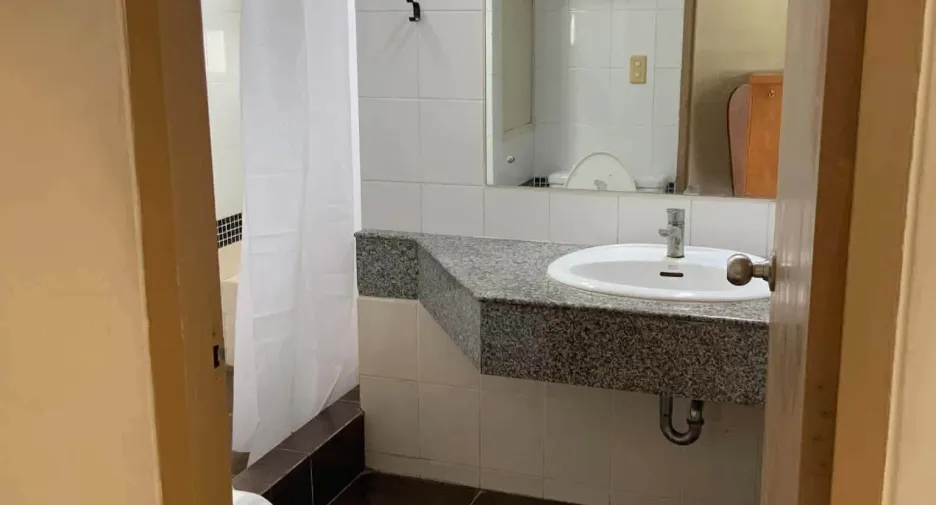 For rent 3 bedrooms condo in Ratchathewi, Bangkok