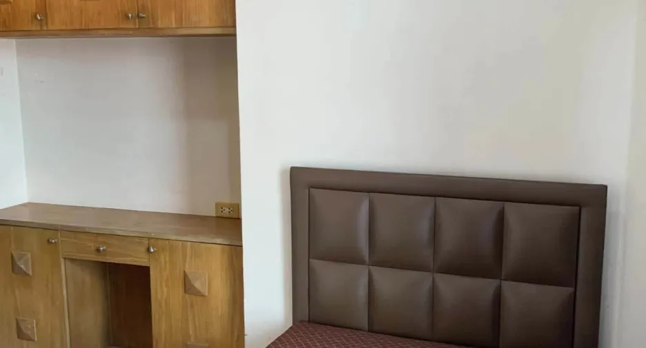For rent 3 bedrooms condo in Ratchathewi, Bangkok
