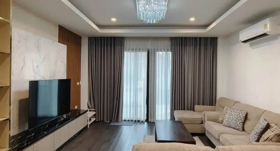 For sale and for rent 5 bedrooms house in Khlong Toei, Bangkok