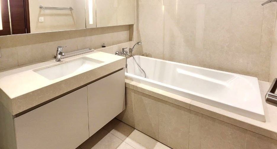 For rent 2 ベッドルーム condo in Watthana, Bangkok