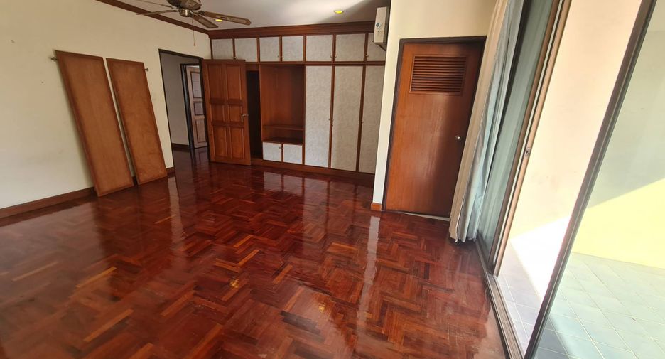 ให้เช่า 4 ห้องนอน คอนโด ใน วัฒนา, กรุงเทพฯ