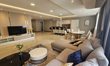 For rent 4 bedrooms condo in Watthana, Bangkok