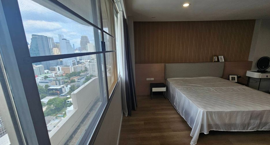 For rent 4 bedrooms condo in Watthana, Bangkok