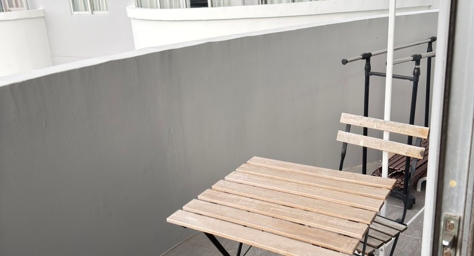 For rent 1 bed condo in Watthana, Bangkok