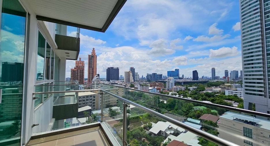 For rent 3 bedrooms condo in Khlong Toei, Bangkok