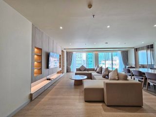 For rent 3 bedrooms condo in Khlong Toei, Bangkok