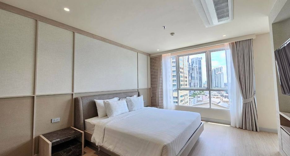 For rent 3 bedrooms condo in Khlong Toei, Bangkok