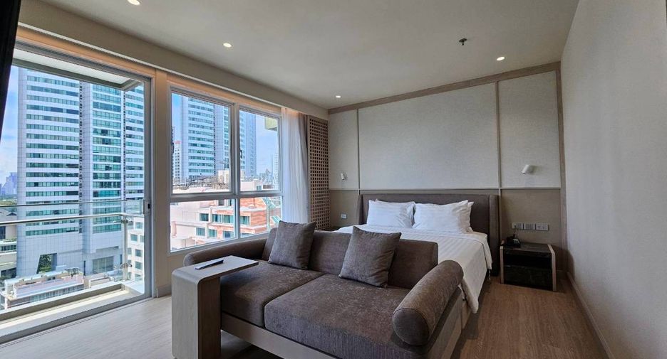 For rent 3 bedrooms condo in Khlong Toei, Bangkok