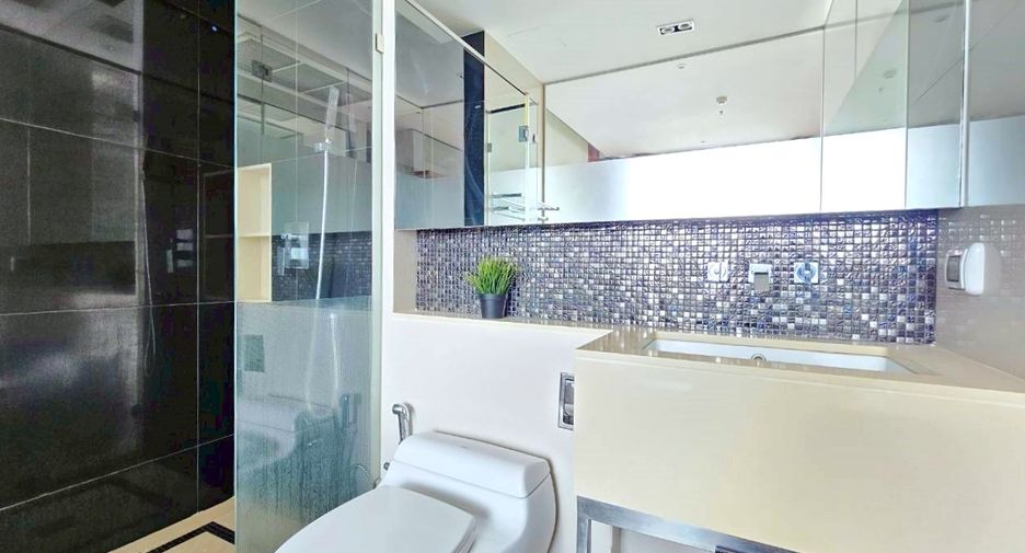 Condo en alquiler de 2 habitaciones en Khlong Toei, Bangkok