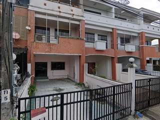 For rent 4 bedrooms townhouse in Phra Khanong, Bangkok