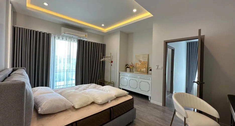 For sale 4 bedrooms house in Bang Lamung, Chonburi