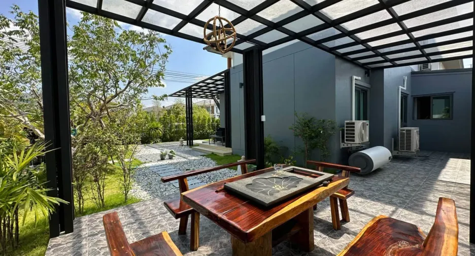 For sale 4 bedrooms house in Bang Lamung, Chonburi