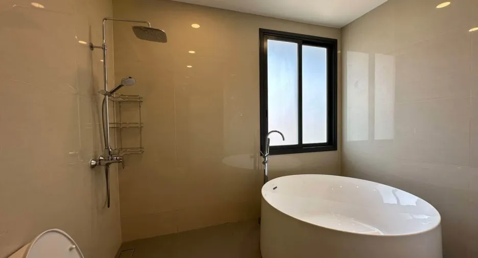 For sale 4 bedrooms house in Bang Lamung, Chonburi