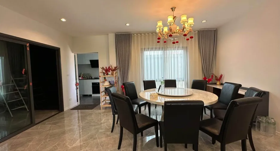For sale 4 bedrooms house in Bang Lamung, Chonburi