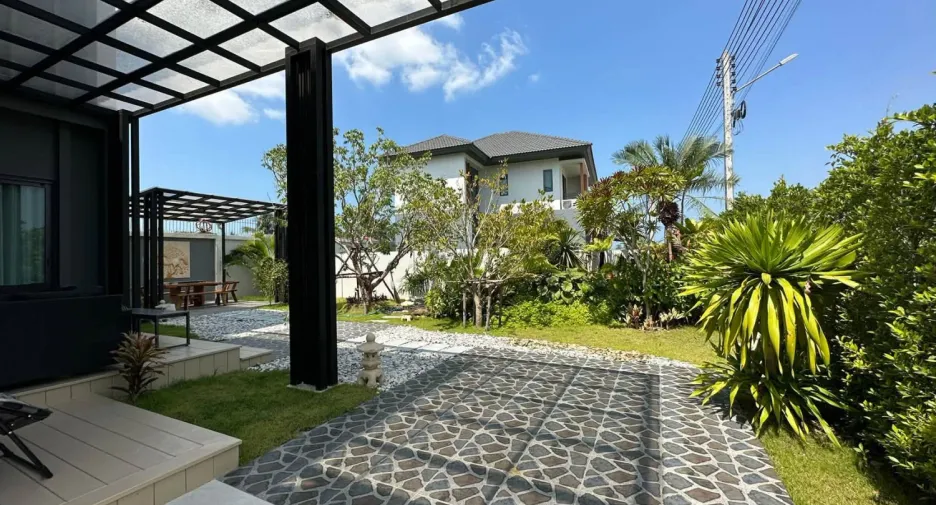For sale 4 bedrooms house in Bang Lamung, Chonburi