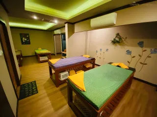 For sale 4 bedrooms retail Space in Bang Lamung, Chonburi