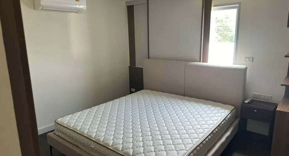 For rent 1 bed condo in Yan Nawa, Bangkok