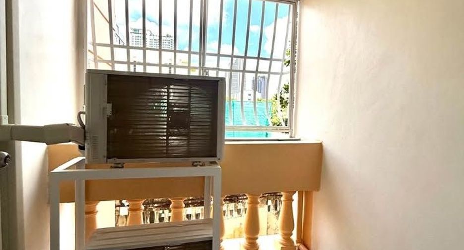 For sale 2 bedrooms condo in Chatuchak, Bangkok