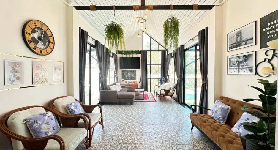 Casa en alquiler de 4 habitaciones en Jomtien, Pattaya