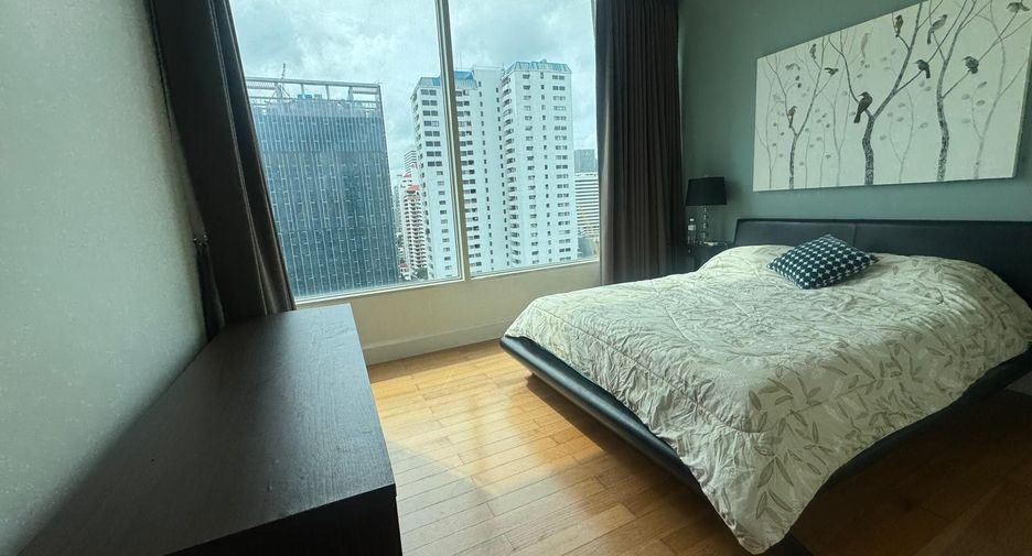 For rent 3 bedrooms condo in Watthana, Bangkok