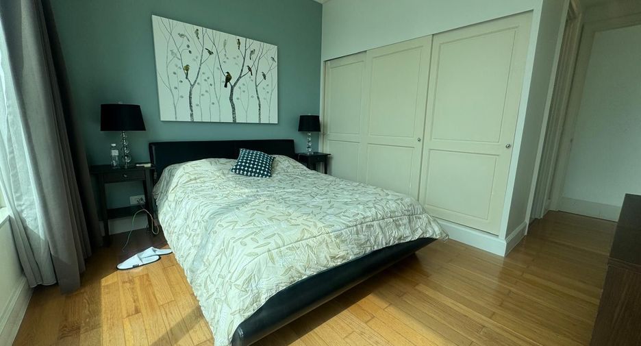 For rent 3 bedrooms condo in Watthana, Bangkok