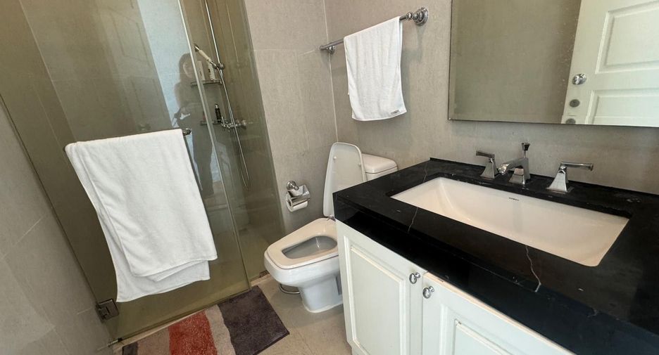 For rent 3 bedrooms condo in Watthana, Bangkok