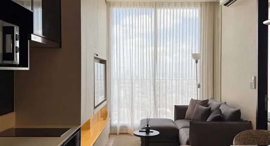 For rent 1 bed condo in Phaya Thai, Bangkok