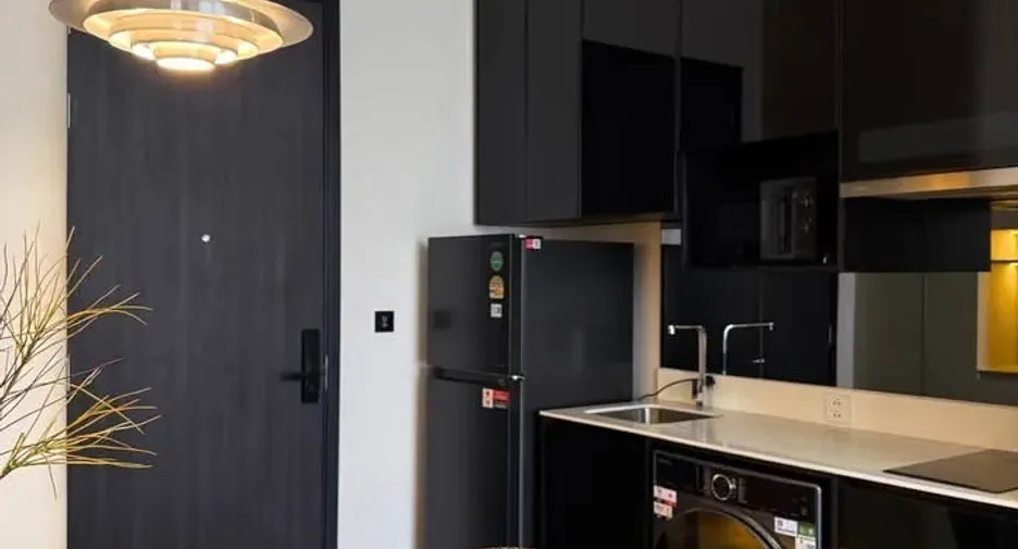 For rent 1 bed condo in Phaya Thai, Bangkok