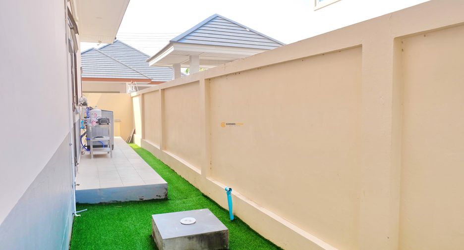 For rent 3 bedrooms house in Huay Yai, Pattaya