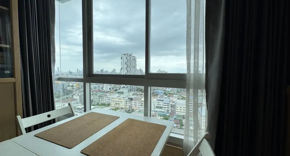 Condo en venta de 2 habitaciones en Thon Buri, Bangkok