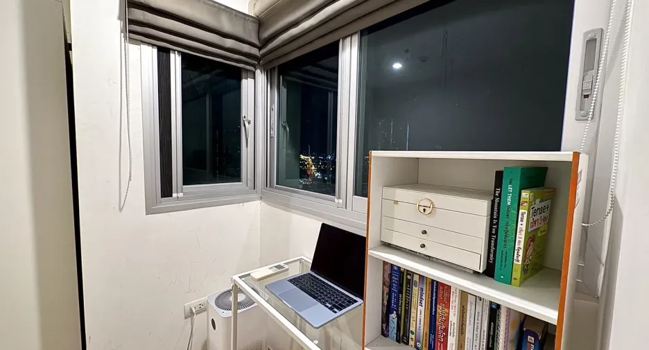 Condo en venta de 2 habitaciones en Thon Buri, Bangkok