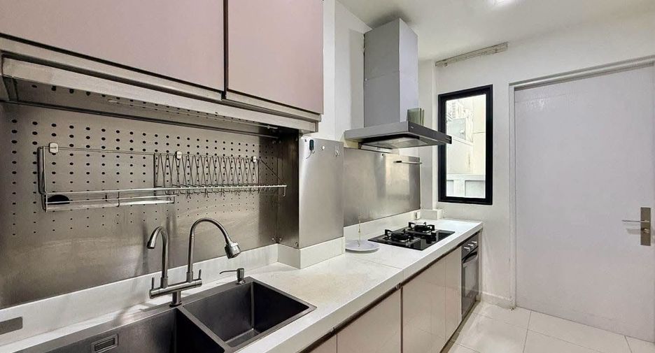 For rent 4 bedrooms house in Suan Luang, Bangkok