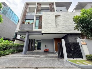 For rent 4 bedrooms house in Suan Luang, Bangkok