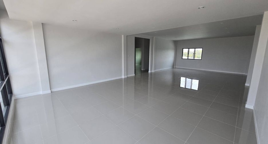 For sale and for rent 3 bedrooms retail Space in Doi Saket, Chiang Mai