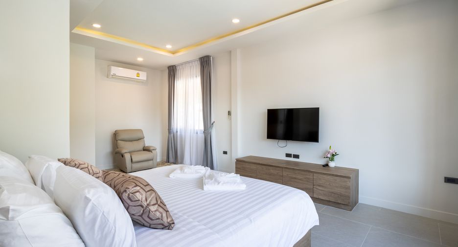 For sale 5 bedrooms villa in Mueang Phuket, Phuket