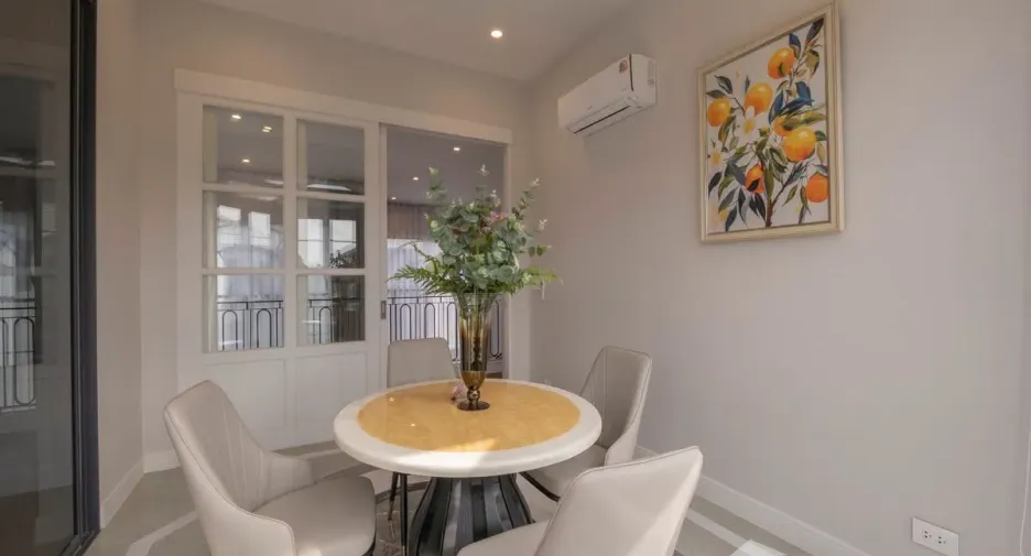 For rent 4 bedrooms house in Bang Kapi, Bangkok