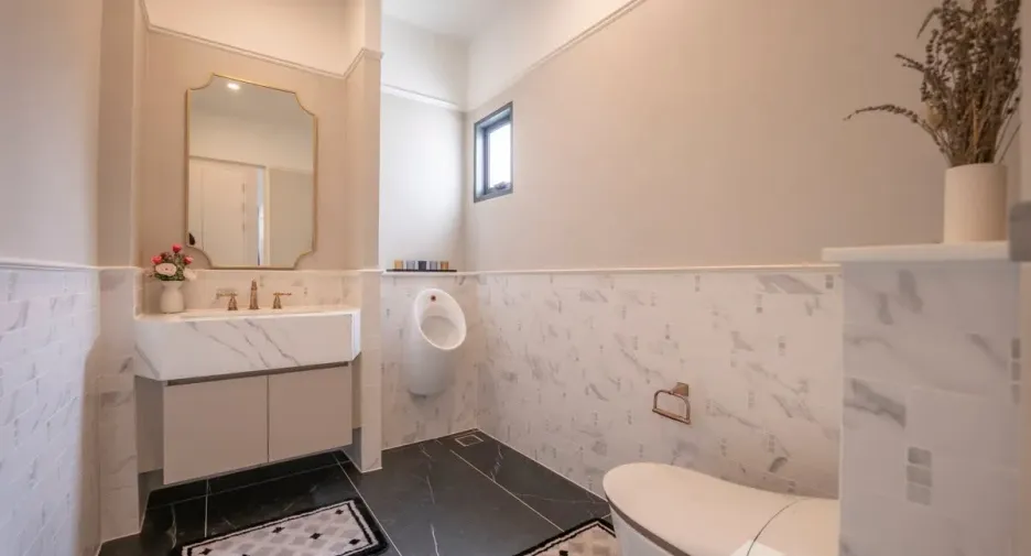 For rent 4 bedrooms house in Bang Kapi, Bangkok