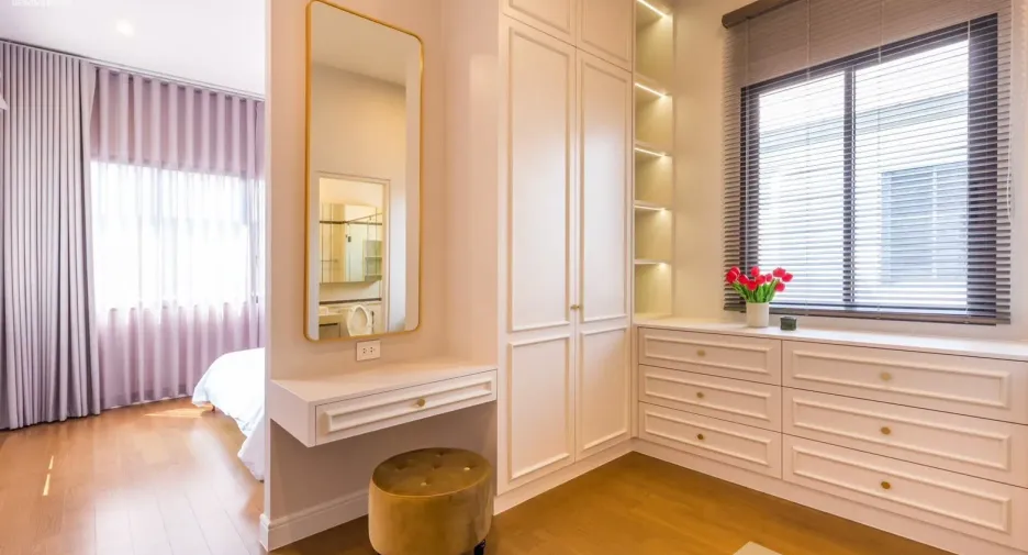 For rent 4 bedrooms house in Bang Kapi, Bangkok