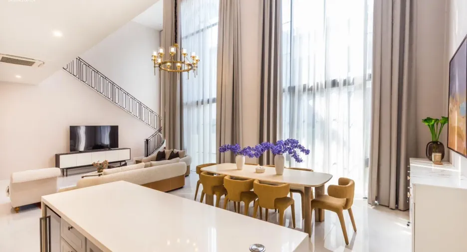 For rent 4 bedrooms house in Bang Kapi, Bangkok