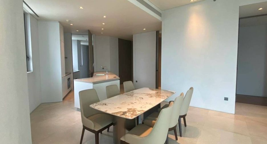 For rent 2 bedrooms condo in Khlong San, Bangkok
