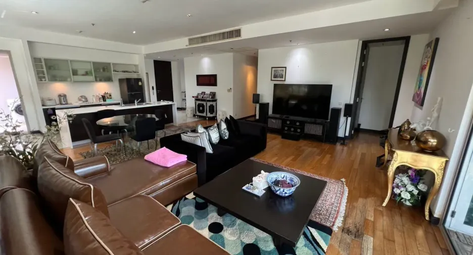 For sale 3 bedrooms condo in Yan Nawa, Bangkok