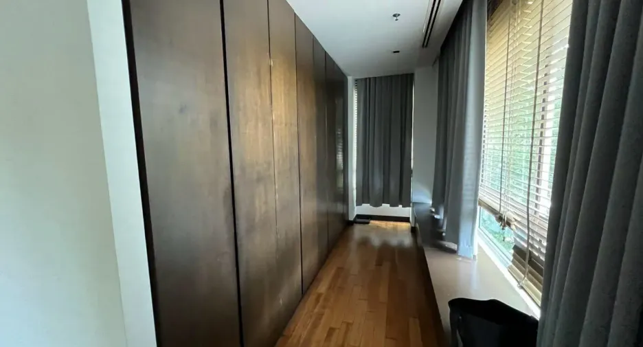 For sale 3 bedrooms condo in Yan Nawa, Bangkok