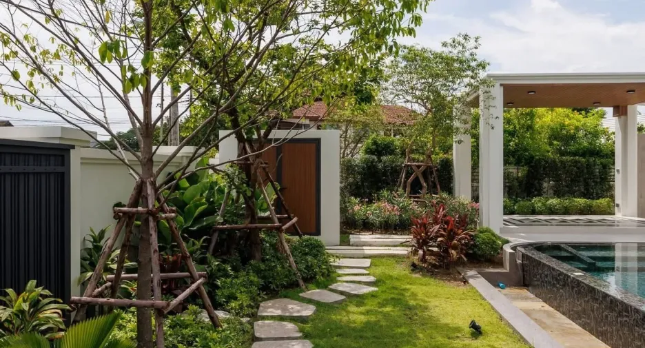Villa zum Kauf mit 6 Zimmer in Saraphi, Chiang Mai