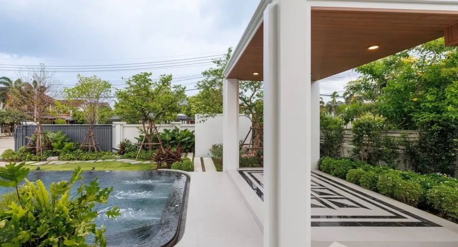 Villa zum Kauf mit 6 Zimmer in Saraphi, Chiang Mai
