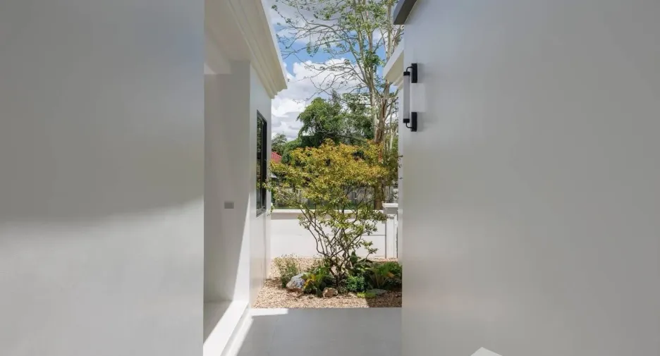 Villa zum Kauf mit 6 Zimmer in Saraphi, Chiang Mai