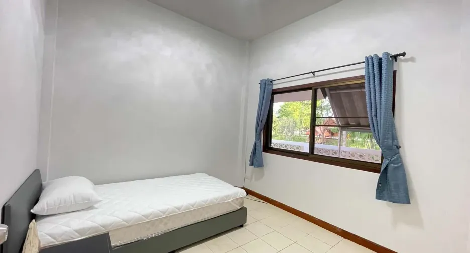 For rent 3 bedrooms house in Saraphi, Chiang Mai