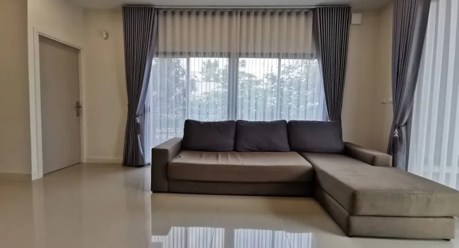 For rent 4 bedrooms house in Lat Krabang, Bangkok
